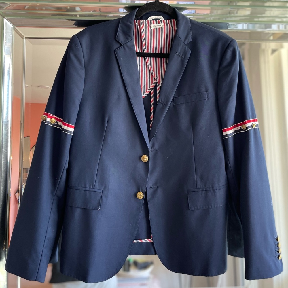 Thom Browne
unconstructed grosgrain armband sport coat